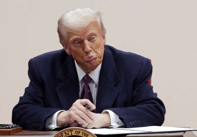 'Desejo o melhor nos próximos 4 anos', diz Biden em carta deixada para Trump; leia