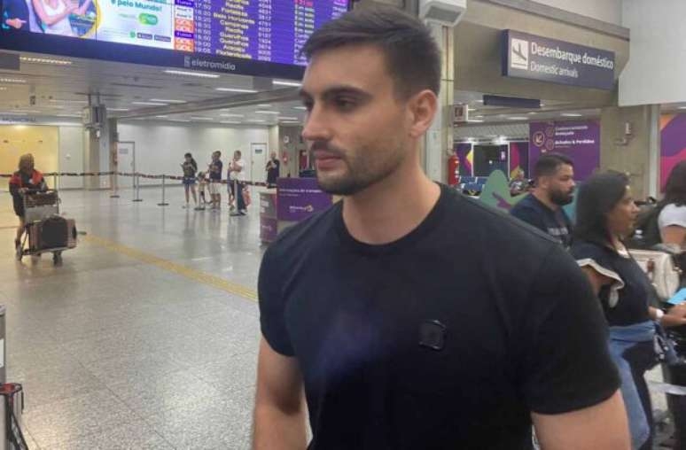 Daniel Fuzato chega ao RJ e já fala como goleiro do Vasco