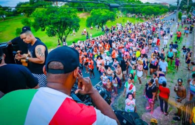 Domingo é dia de Carnaval de Rua na zona sul de Porto Alegre