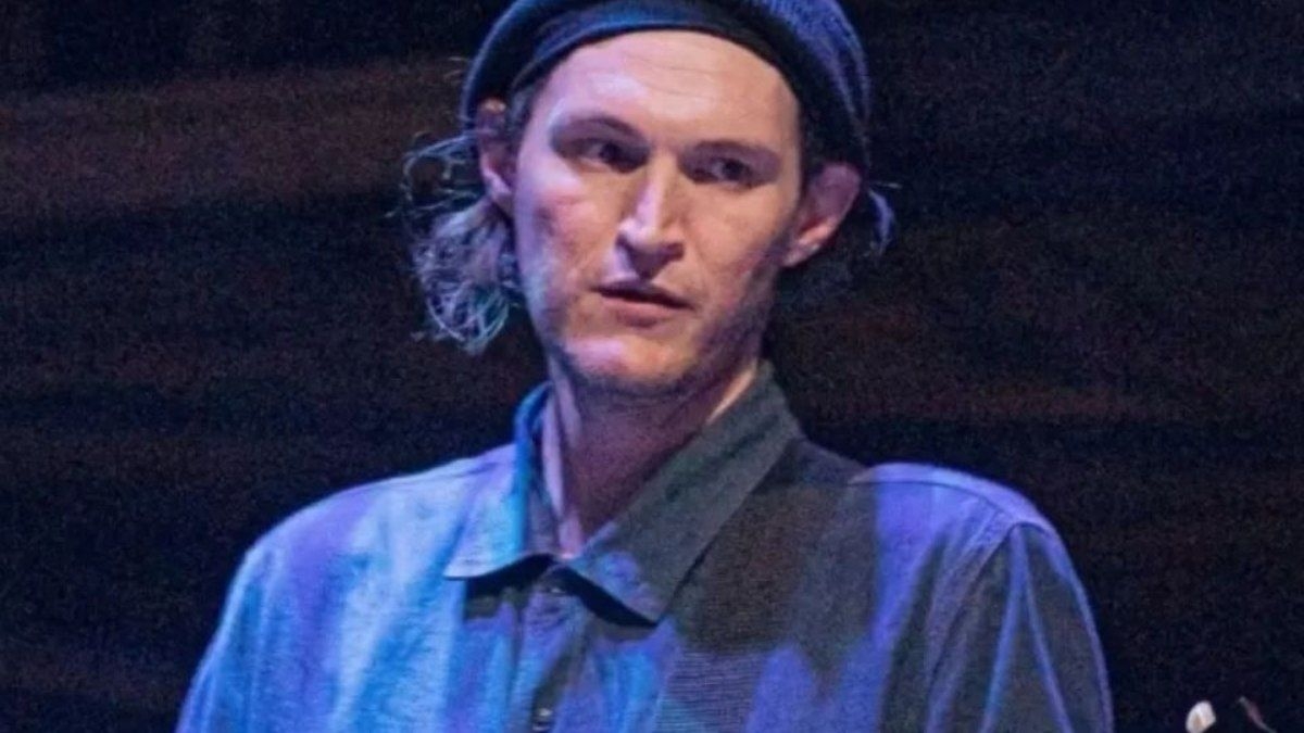 Ex-guitarrista do Red Hot Chili Peppers evita prisão