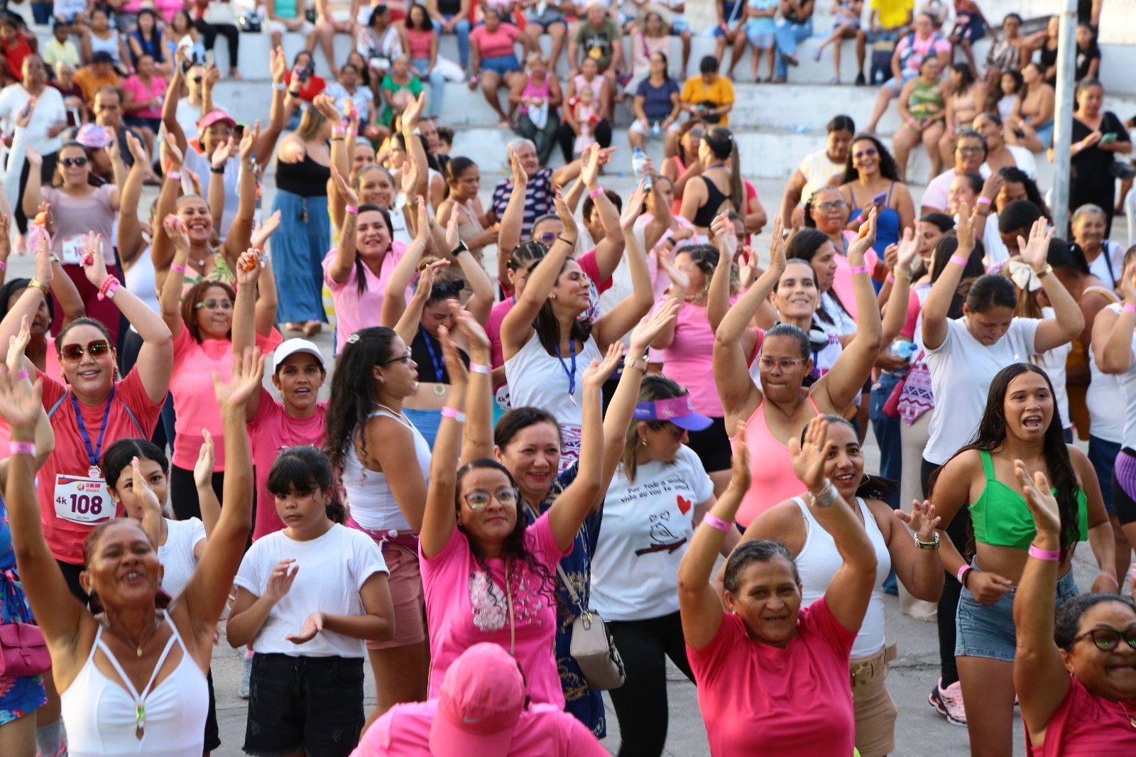 Prefeitura de Penedo homenageia mulheres com evento esportivo, show de prêmios e música ao vivo