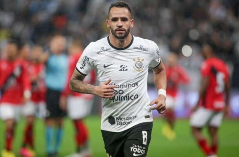 A caminho do Fluminense, Renato Augusto se despede do Corinthians: 'Lágrimas nos olhos'