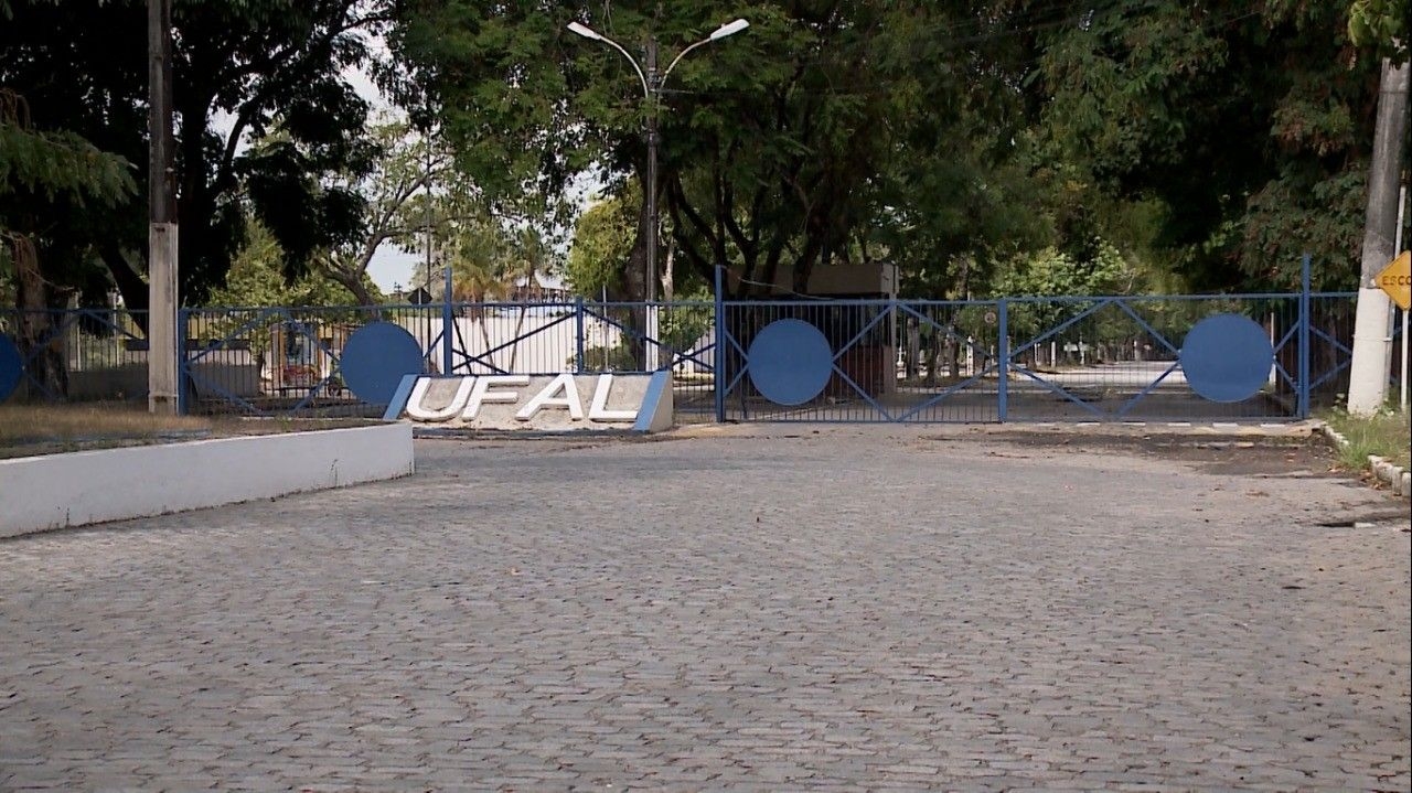 Homem esfaqueado em briga na Ufal em Maceió