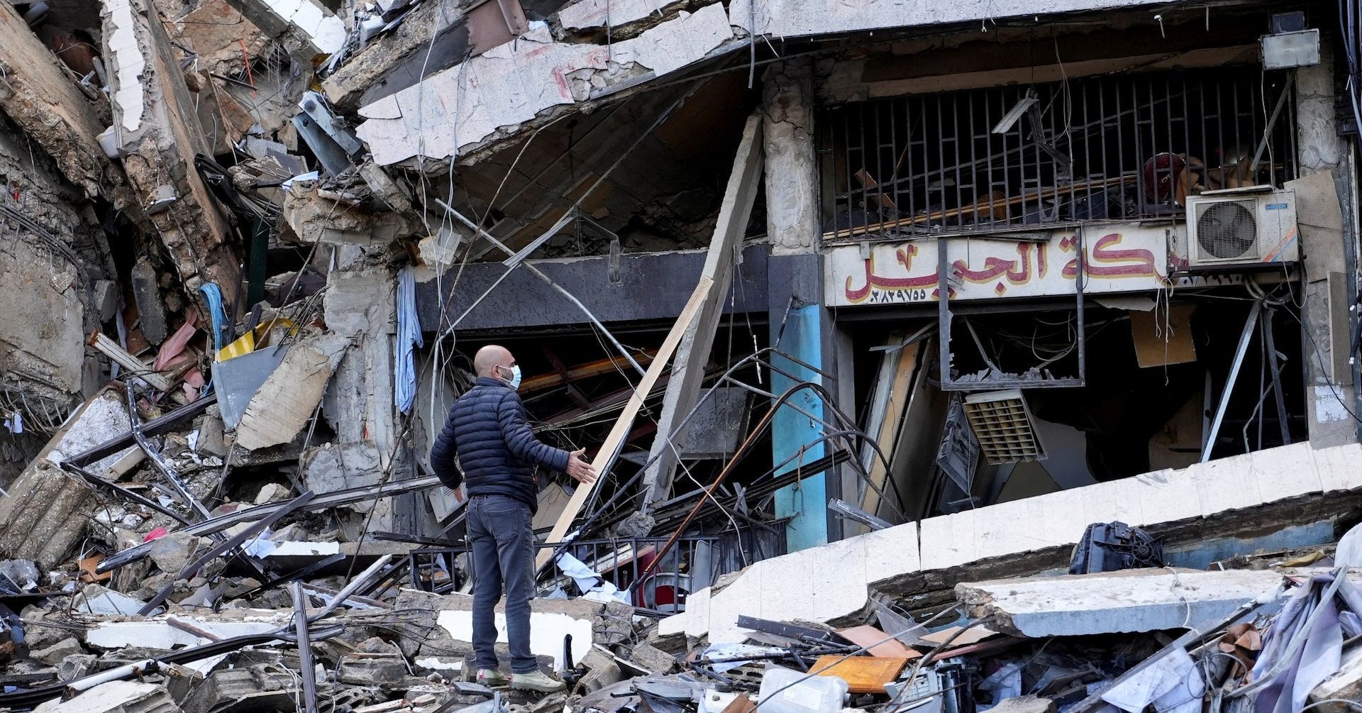 Israel Intensifica Bombardeios em Beirute e Reações Globais