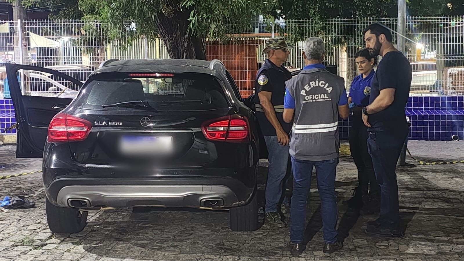 Homem atingido em atentado na Ponta Verde passa por perícia