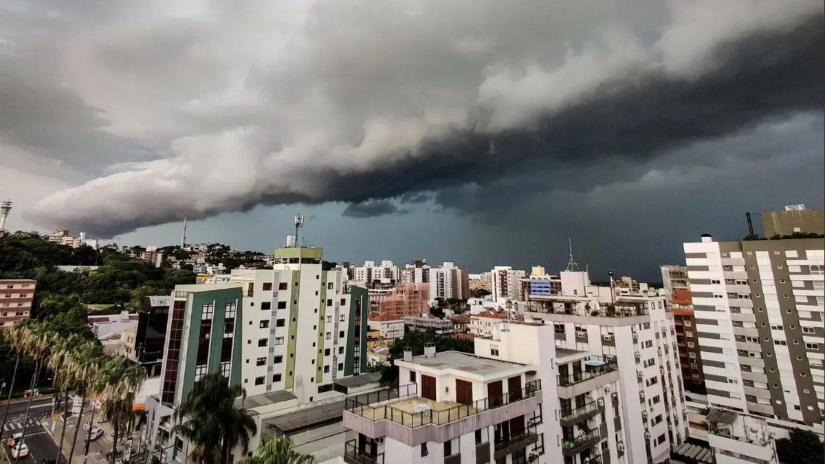 Previsão alerta para calor e chuvas no Rio Grande do Sul