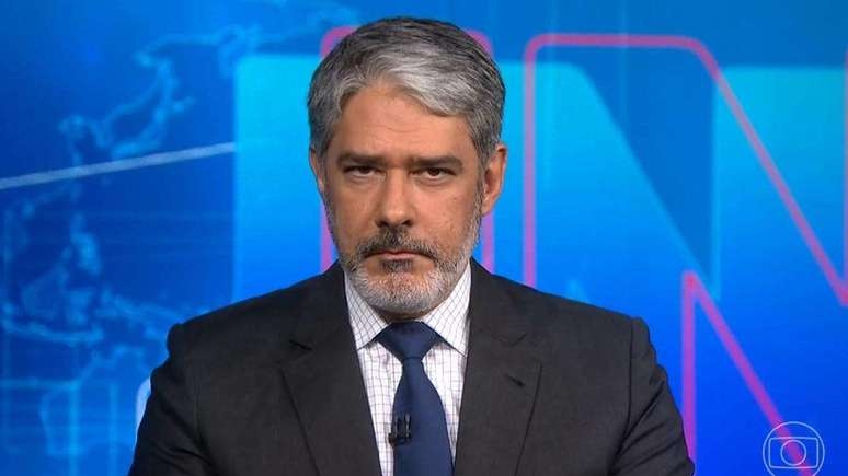 William Bonner surpreende com merchandising no Jornal Nacional e deixa público em choque