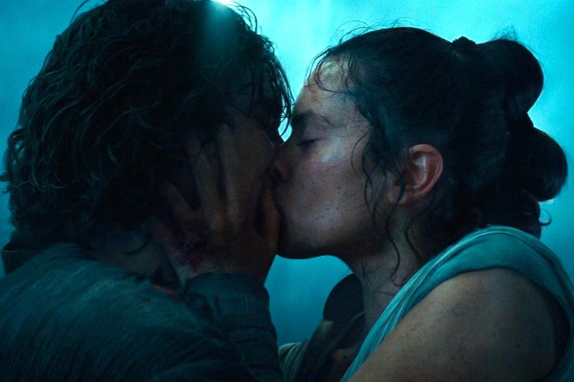 Tom Bateman Brilha em Filme Baseado em Fan Fiction