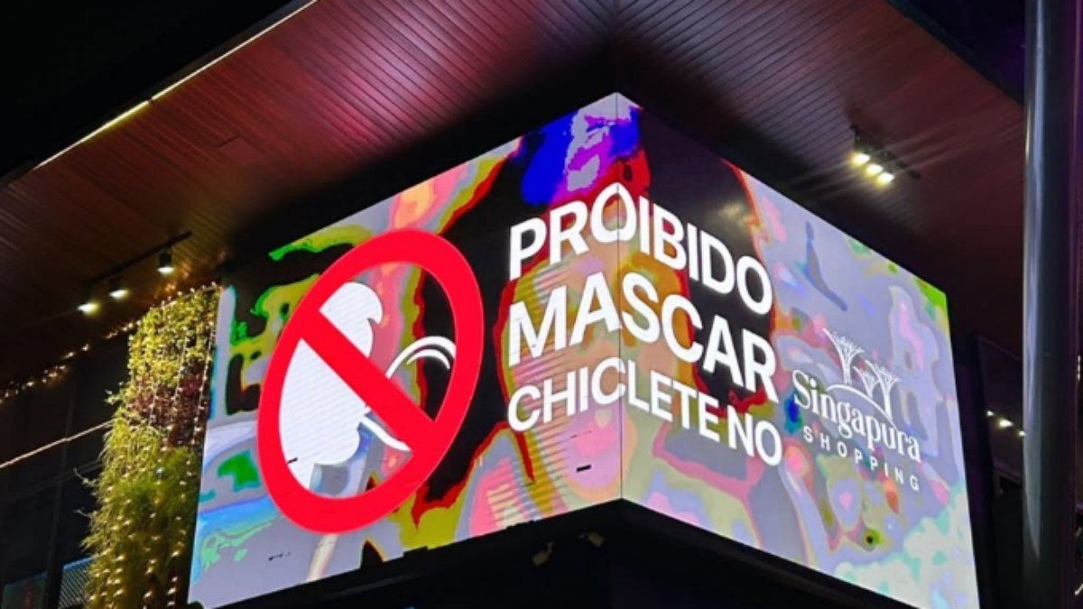 Shopping proíbe clientes de mascar chiclete para higiene