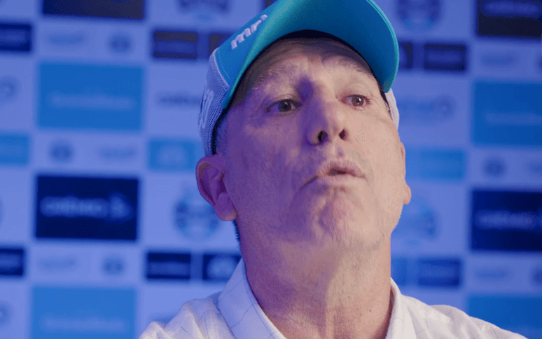 Renato Gaúcho pressiona por aumento, e Grêmio corre contra o tempo para garantir permanência