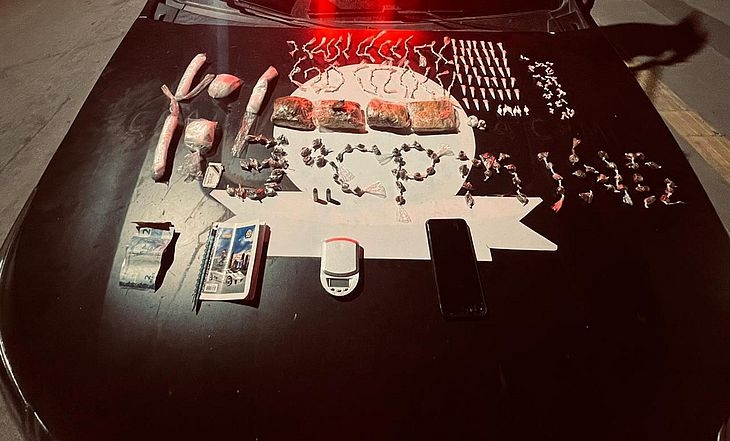 Polícia Militar prende dois suspeitos de tráfico de drogas em Chã Preta