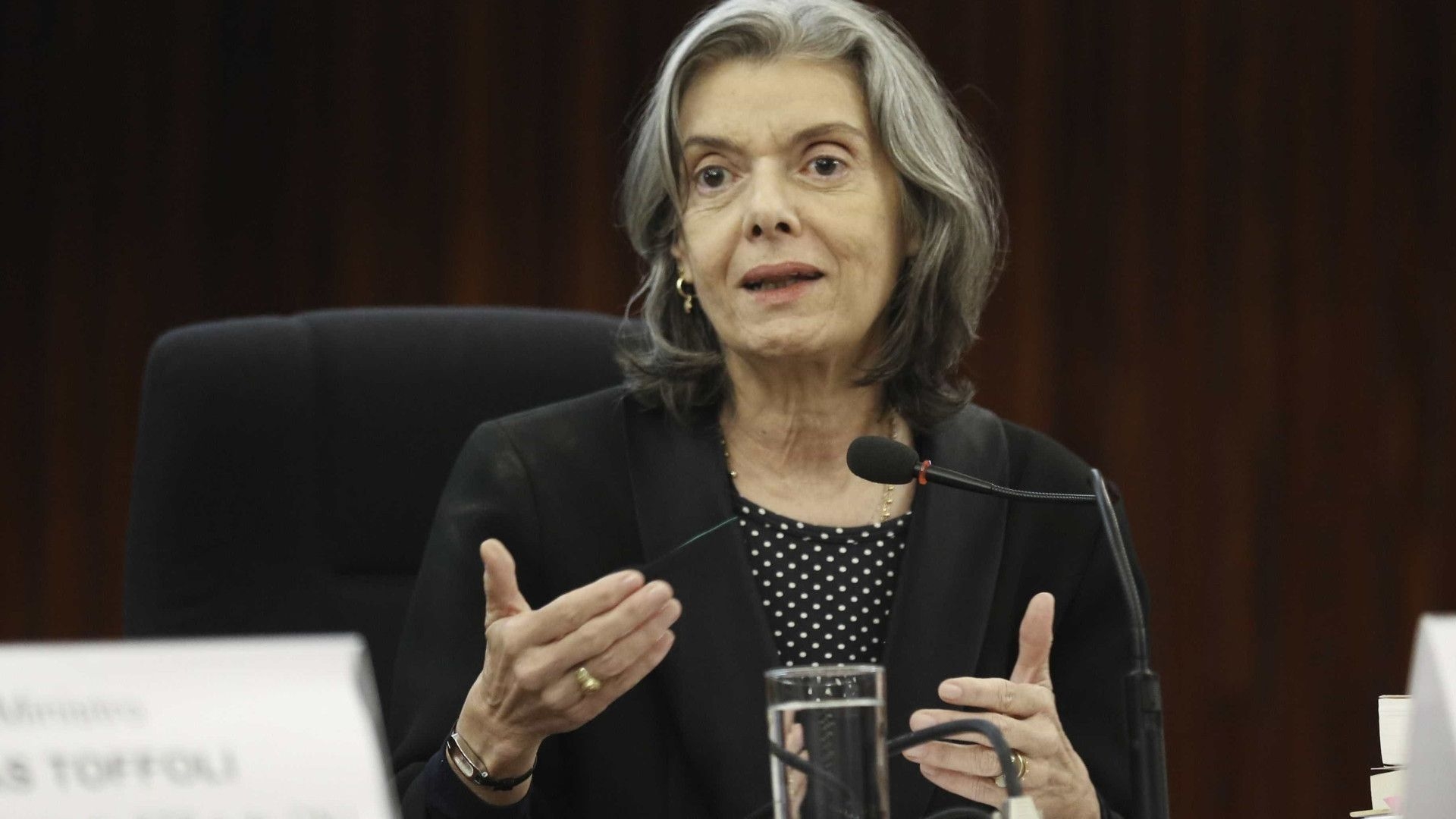 Carmén Lúcia suspende concursos da PM de Santa Catarina por limitarem vagas para mulheres