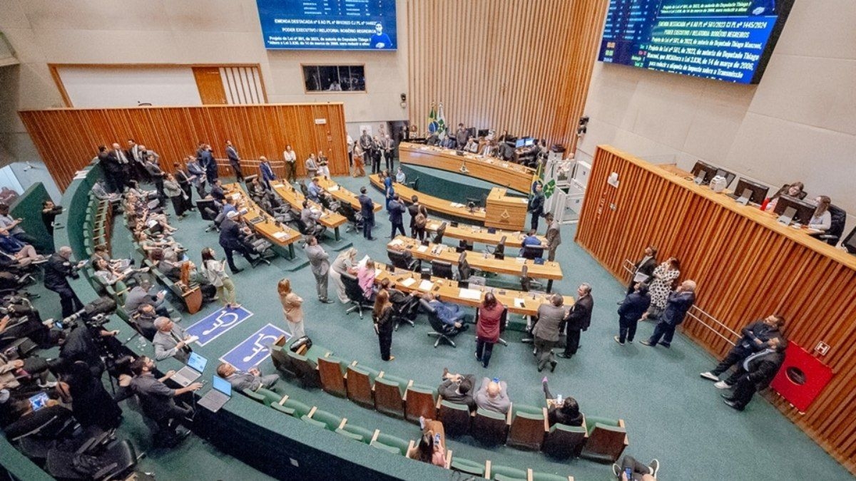 CLDF aprova campanha Maio Vermelho sobre AVC e sintomas