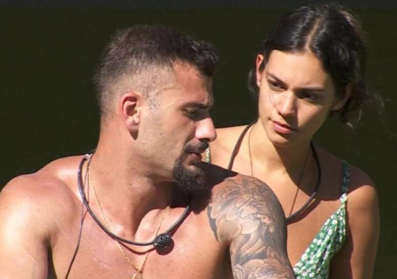 BBB24: mãe de Alane critica Nizam e pede orações após desmaio da filha
