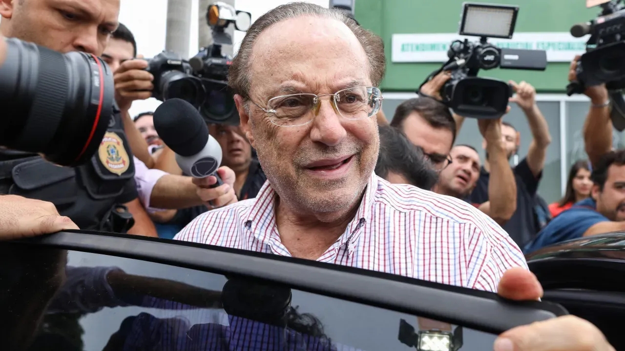 Maluf tem 19 imóveis penhorados por dívida com Prefeitura de SP