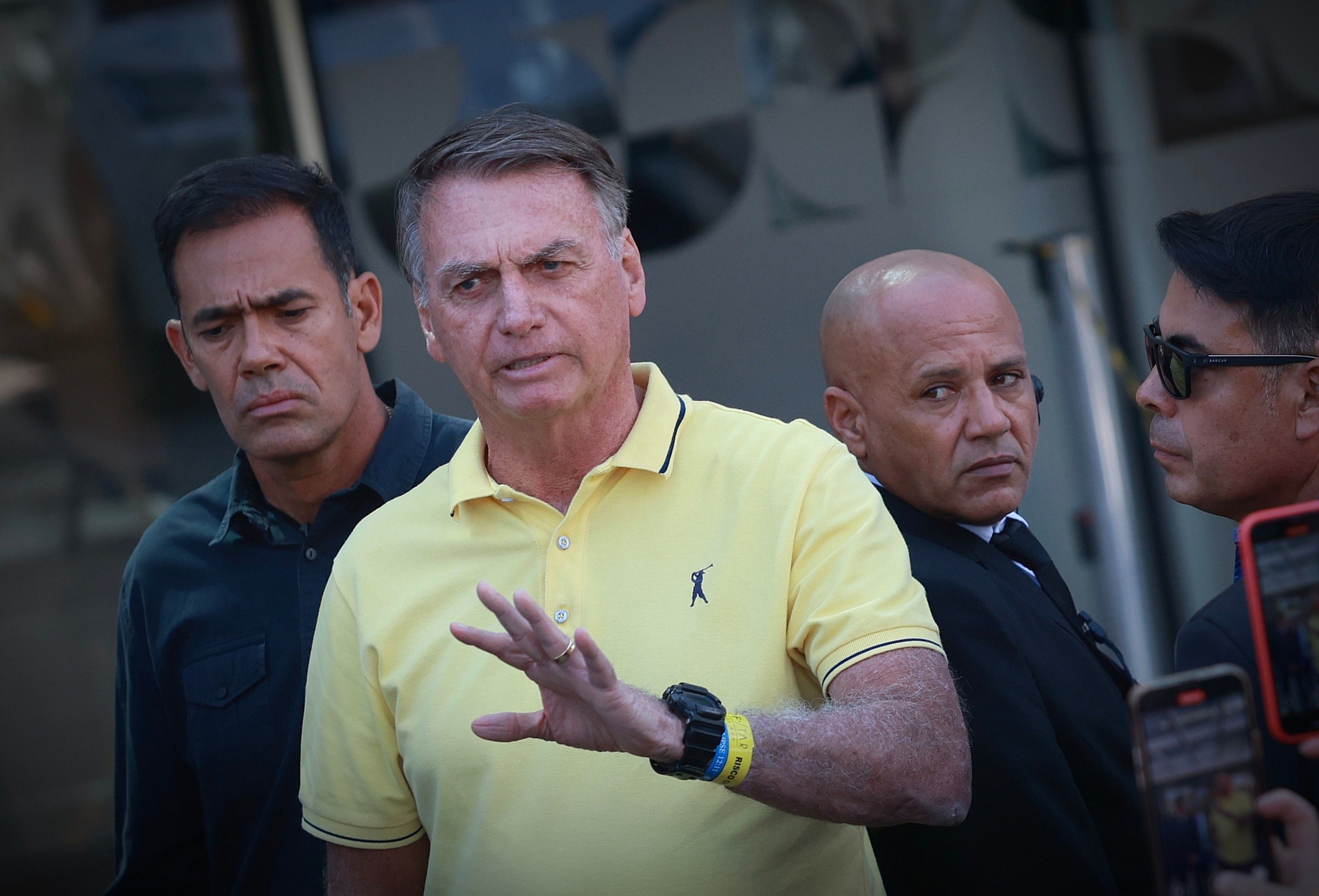 Novo procedimento cirúrgico de Bolsonaro é considerado