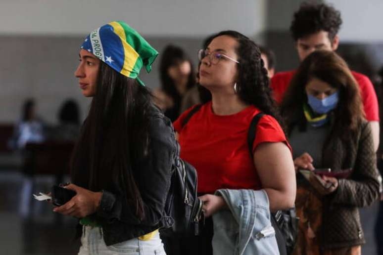 Número de estrangeiros em Portugal dobrou em 10 anos, diz estudo