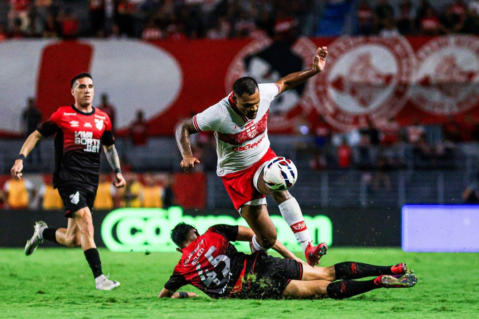 CRB se aproxima do G-4 com vitória sobre Paysandu