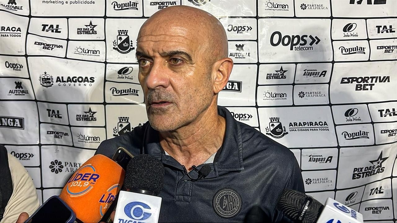 Schülle muda esquema do ASA e vence o CSE com 3 zagueiros