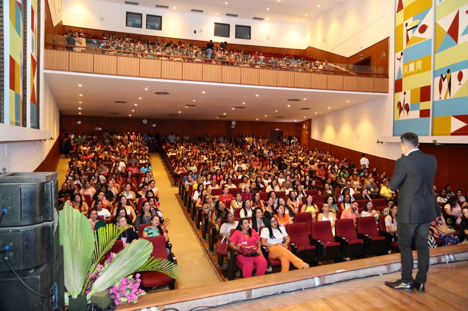 Servidores da Educação lotam Centro de Convenções de Penedo durante a Jornada Pedagógica 2025