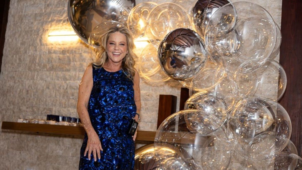 Patricia Bittencourt celebra aniversário em festa nostálgica