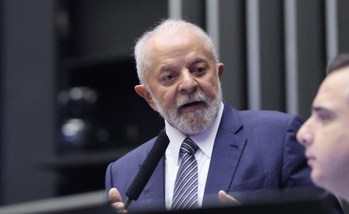 Lula vai atrás de Lira e Pacheco para evitar derrotas no Congresso