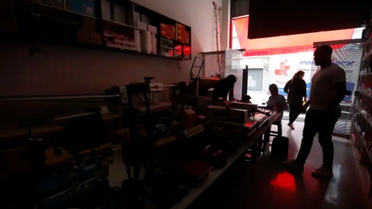 Tempestade em SP deixa mais de 200 mil sem luz