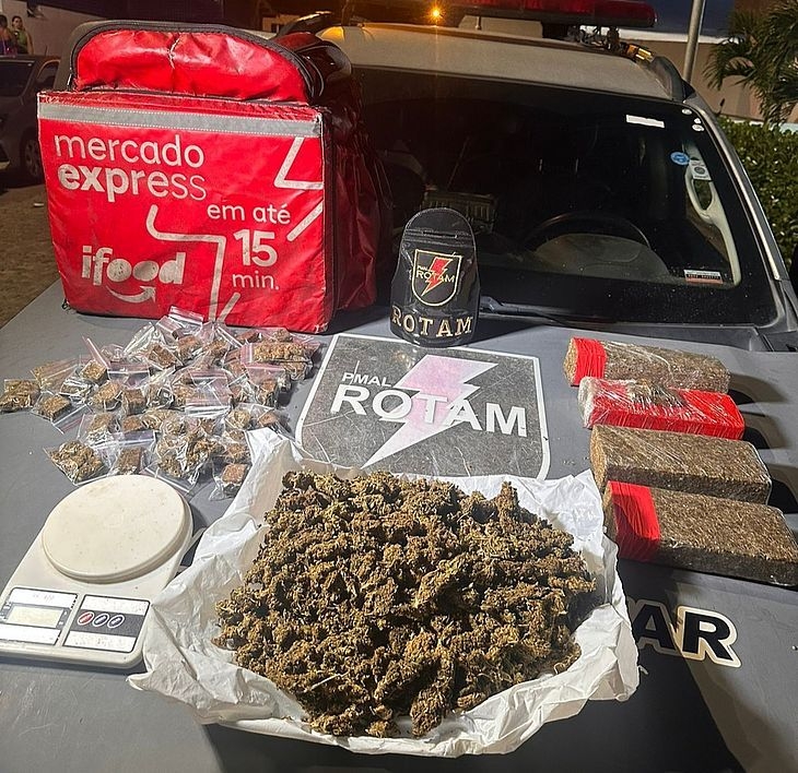 Polícia Militar apreende cerca de quatro quilos de maconha no Benadito Bentes