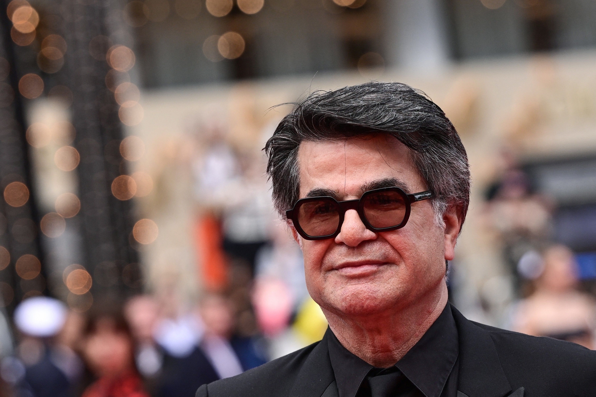 Jafar Panahi tem pena de prisão mantida pelo tribunal iraniano