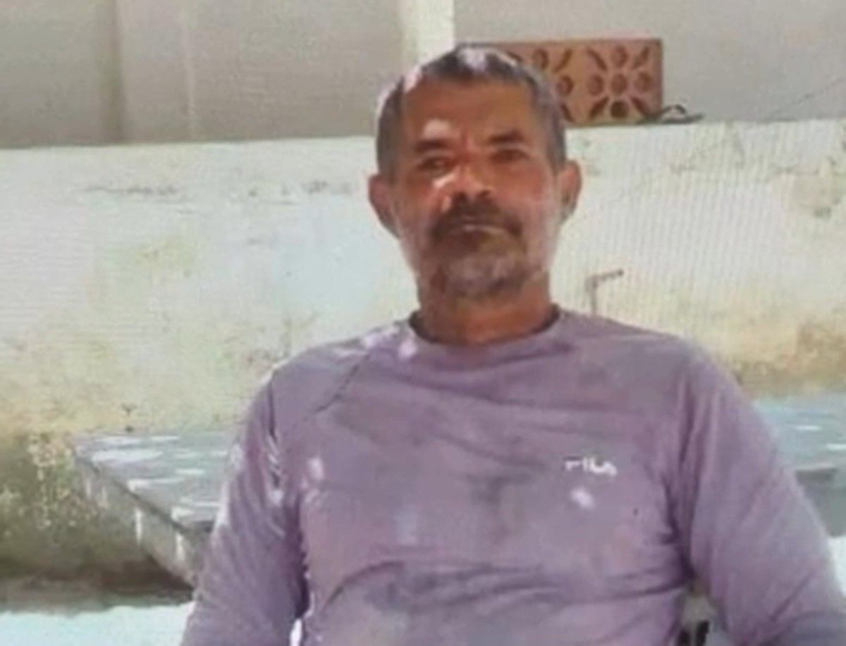 Motociclista morre em colisão com carros do IBGE e transporte infantil