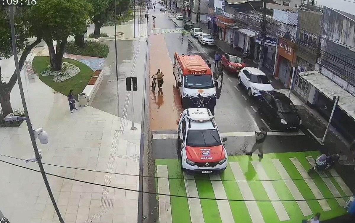 Câmera registra agressão em Maceió e homem é preso