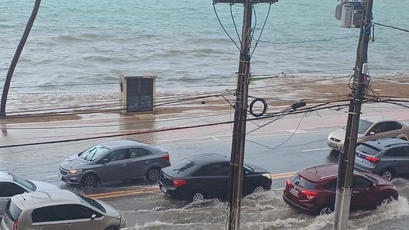 Alagoas sob alerta vermelho de chuvas e alagamentos