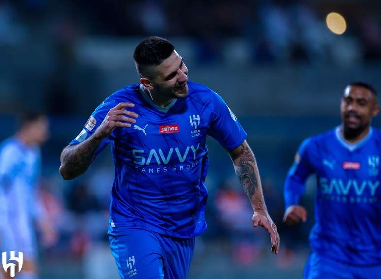 Com hat-trick de Millinkovic, Al Hilal vence o Abha pela Liga Saudita