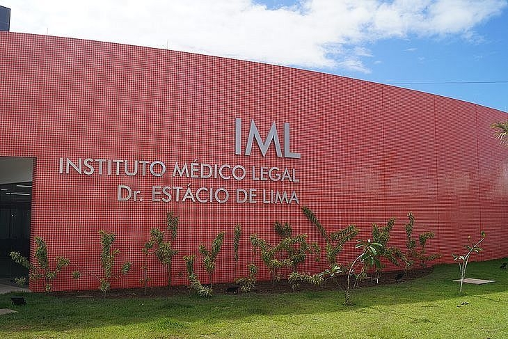 Homem sai com amigo e horas depois é encontrado morto em córrego na Levada, em Maceió