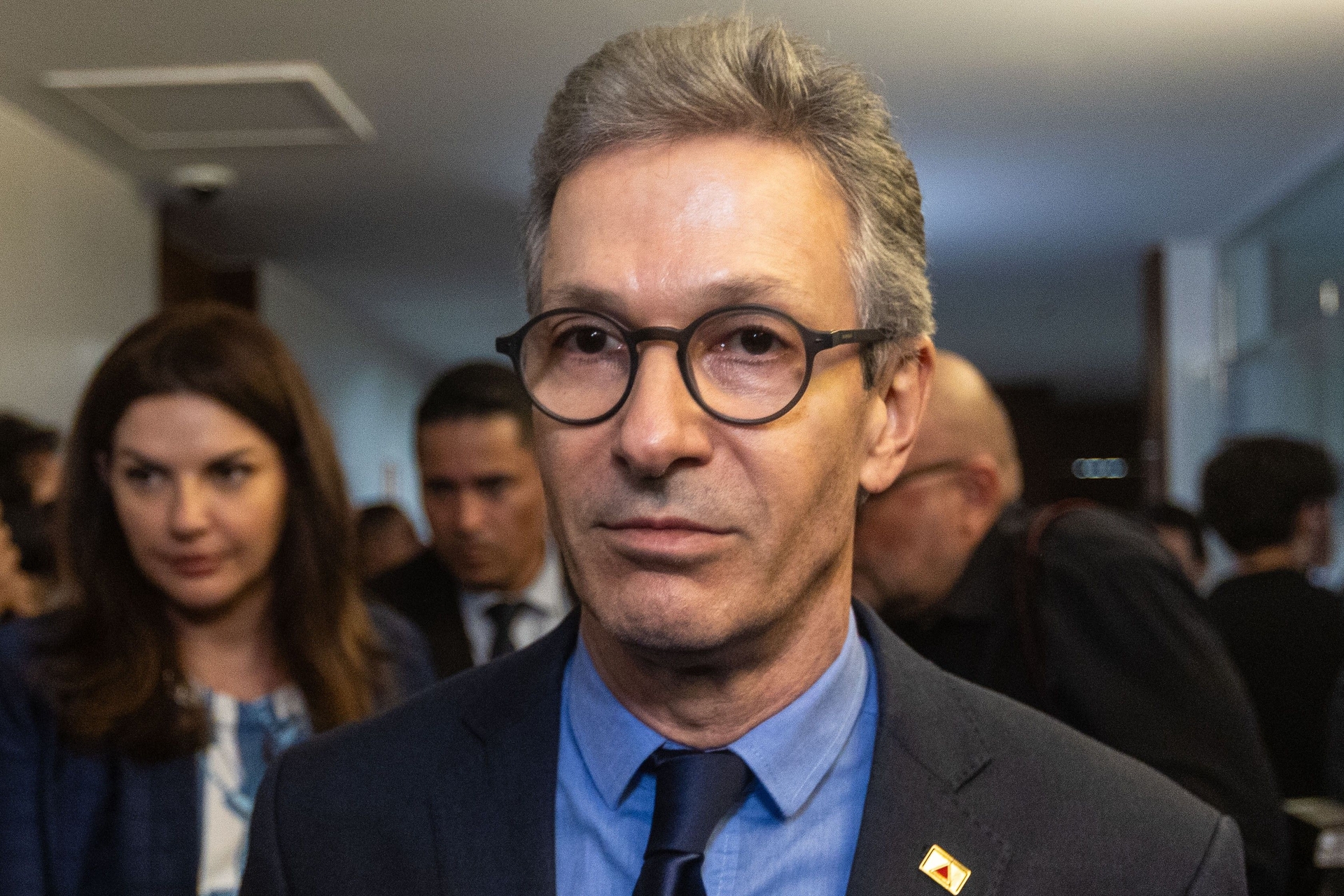 Zema é chamado de ‘Zória’ após críticas a Flávio Bolsonaro