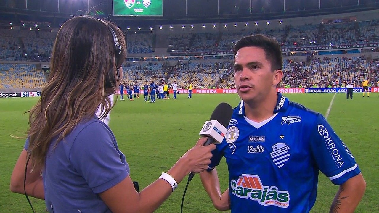 CSE contrata atacante Bustamante para reforço internacional