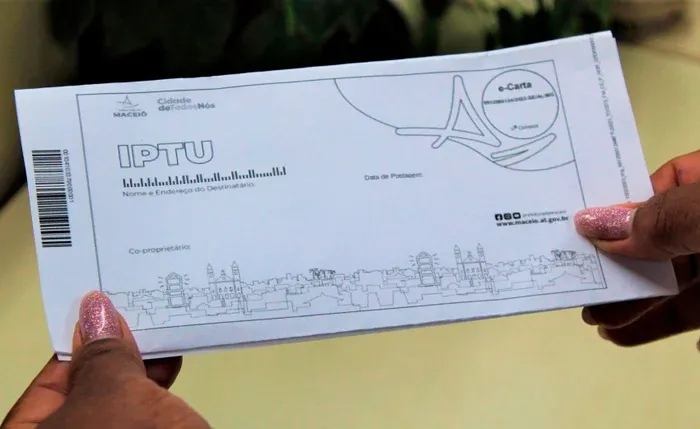 Contribuintes de Maceió começam a receber boleto do IPTU em casa