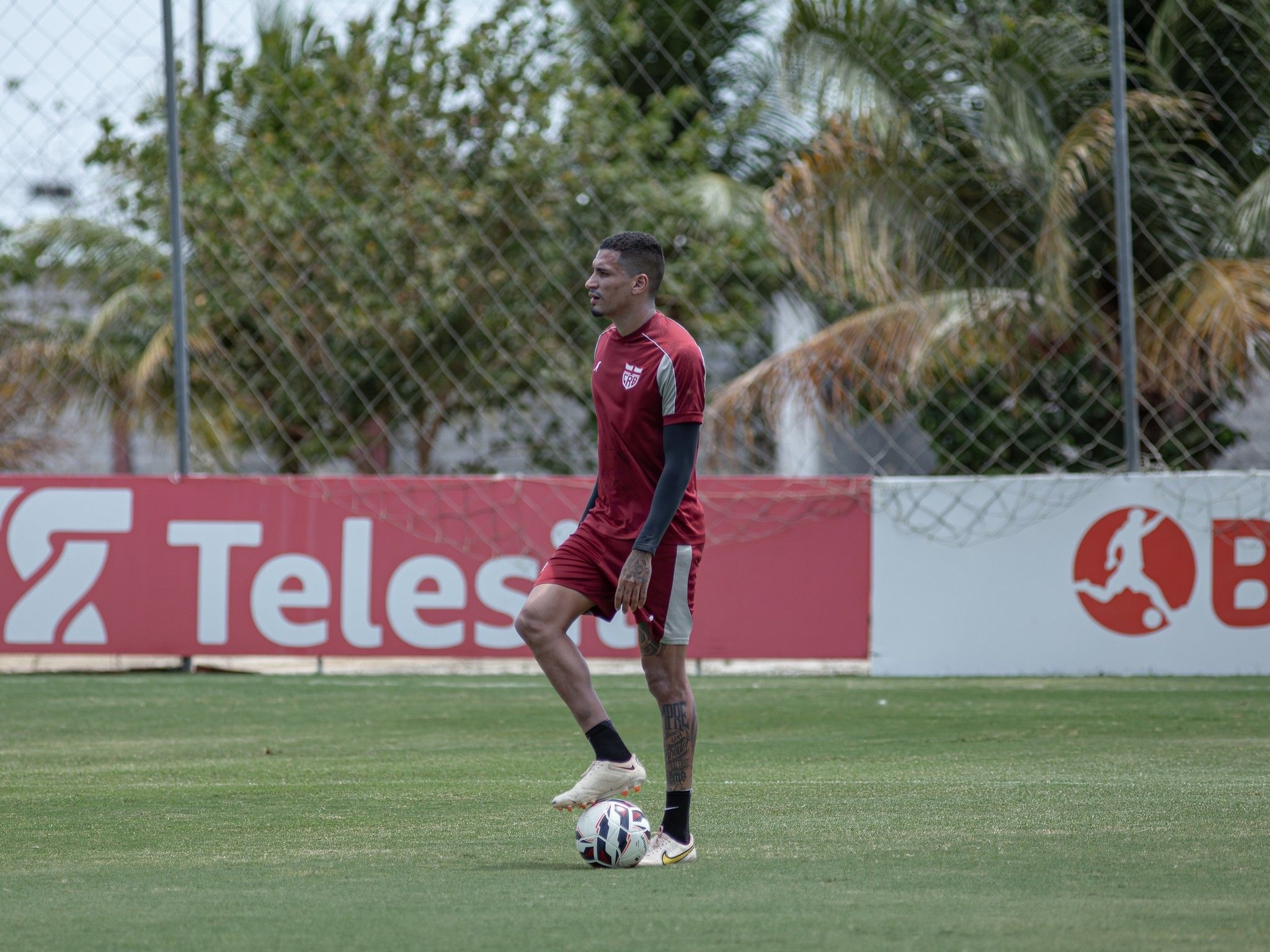 Barroca esc escalação titular do CRB contra o Novorizontino
