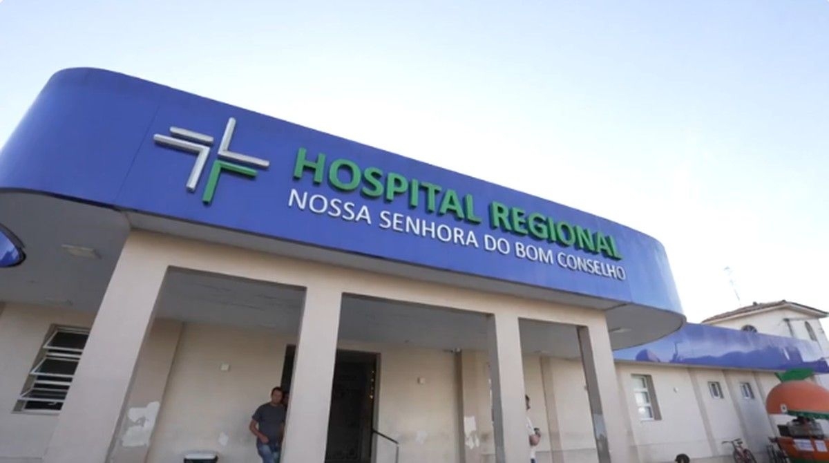Homem causa tumulto em hospital e pede prisão