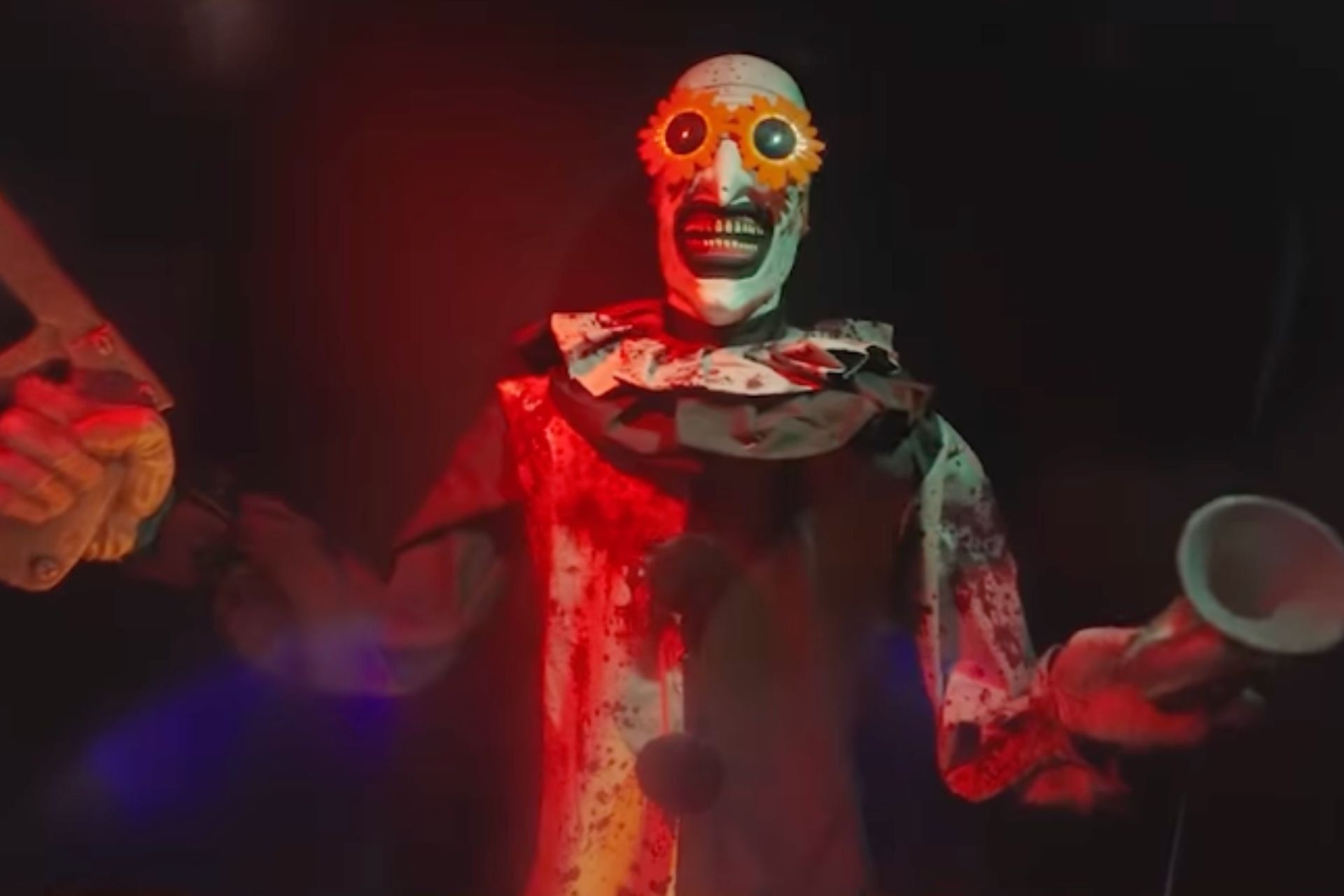 Art the Clown Domina Halloween Horror Nights com Sangue
