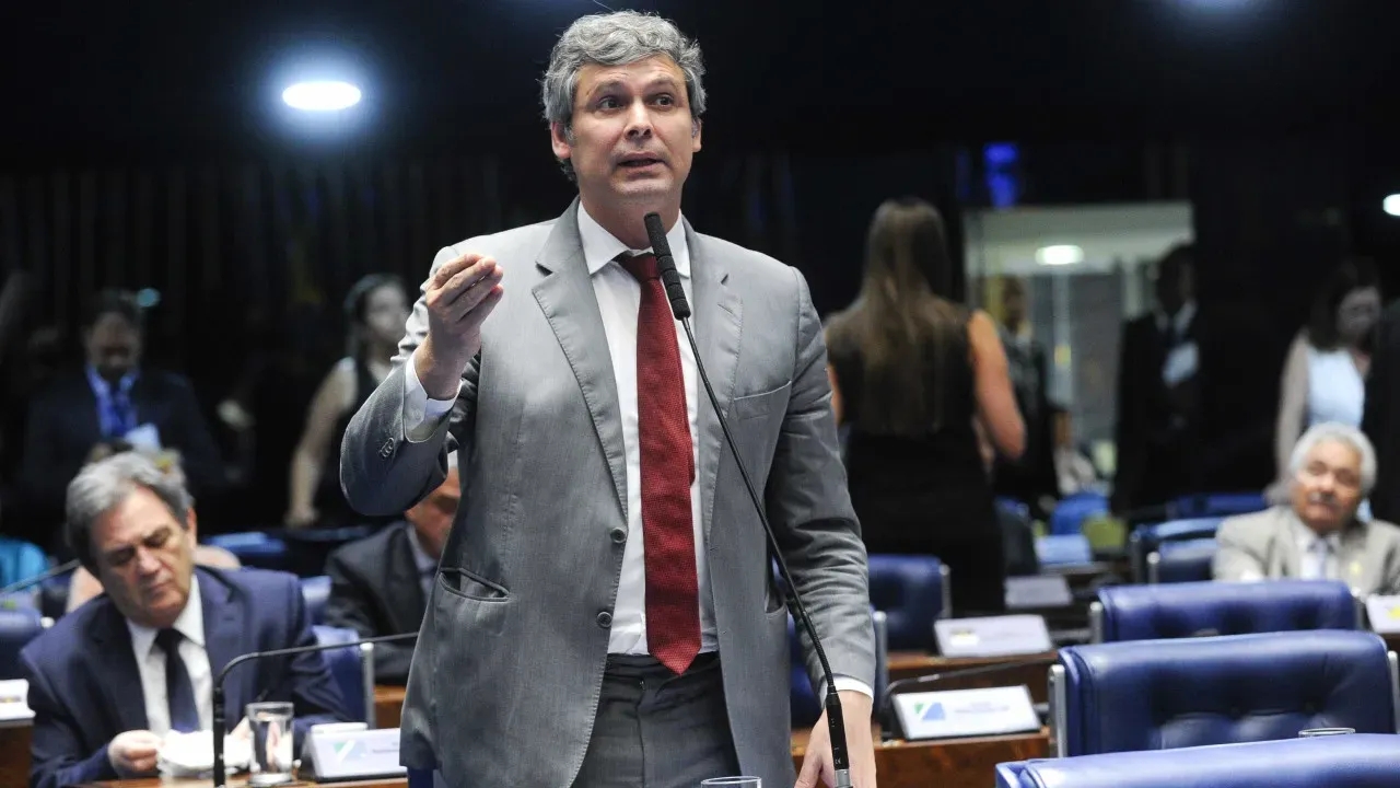 Líder do PT critica Motta sobre presidência da Câmara