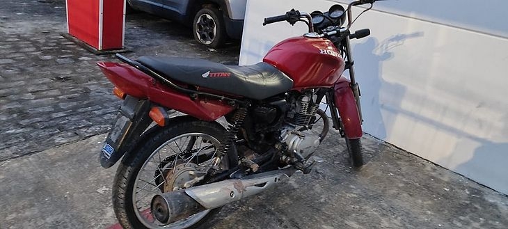 Polícia prende motociclista com veículo sem placa após manobras perigosas na AL-215