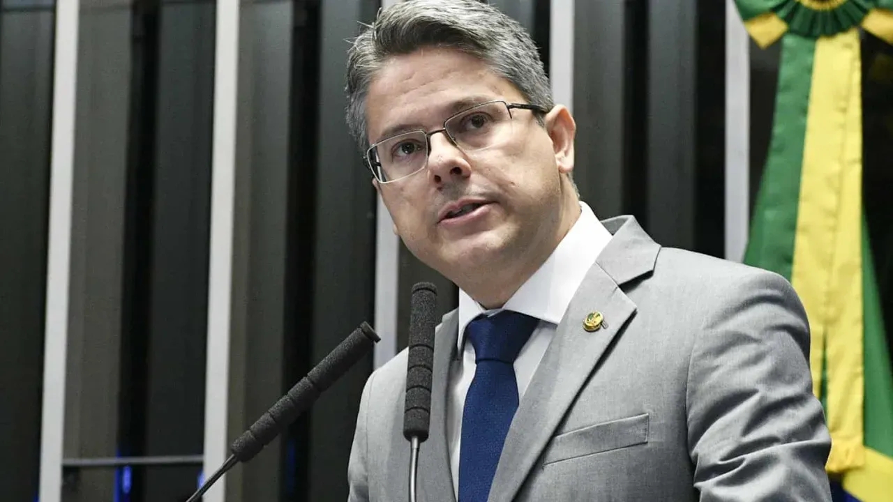 Alcolumbre indica Alessandro Vieira como relator de PL antifacção