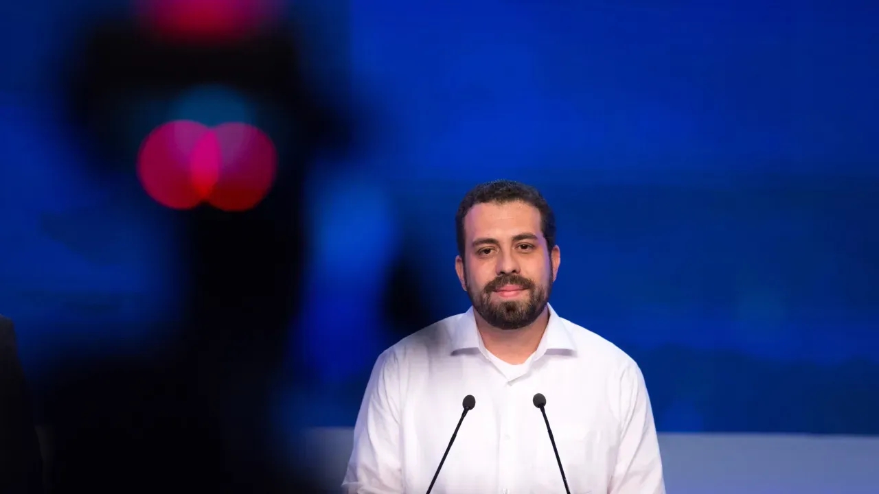 Boulos critica centrão e defende justiça tributária em ataque