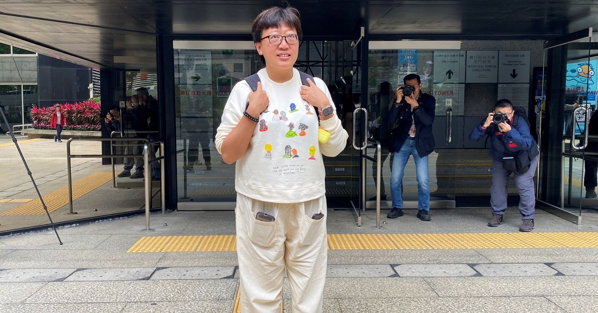 Condenação de Funcionária em Protestos de Hong Kong Gera Polêmica