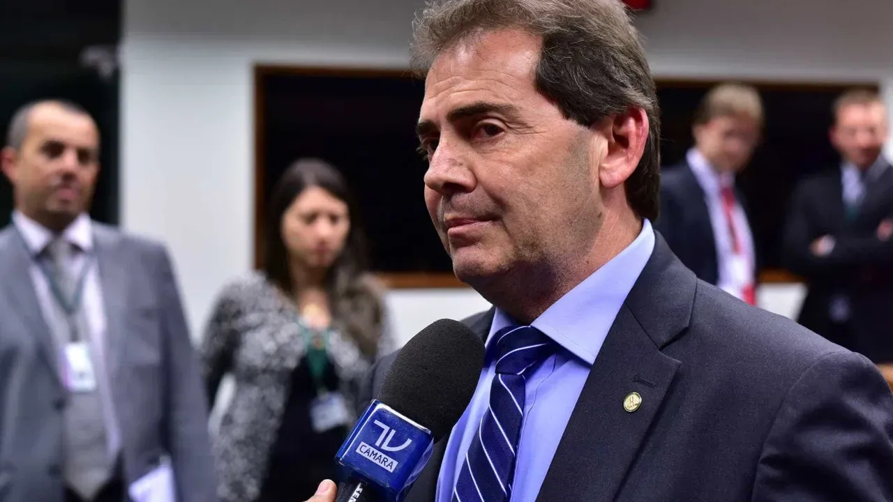 Bolsonaristas desconfiados buscam anistia ampla em votação