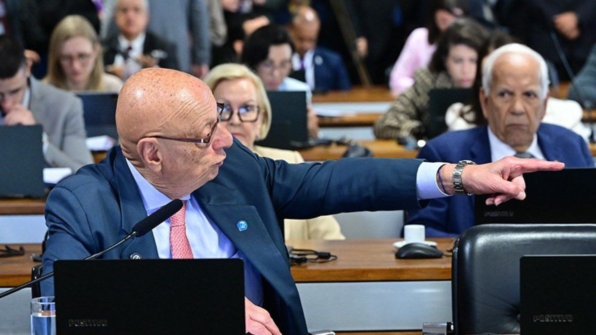 Senador protocola projeto de anistia após veto de Lula