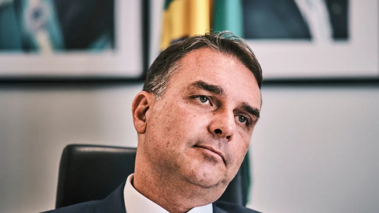 Flávio Bolsonaro afirma que candidatura à Presidência é irreversível