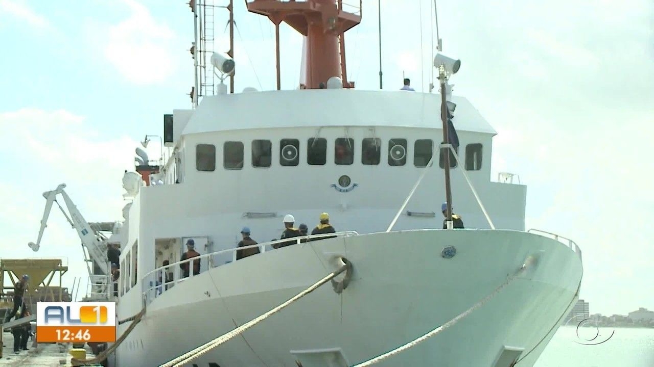 Navio oceanográfico Antares abre visitação em Maceió