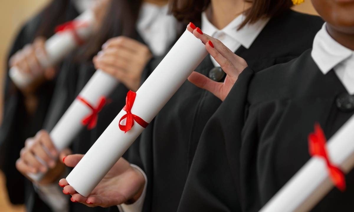 Irregularidades na entrega de diplomas da Unifacs são investigadas
